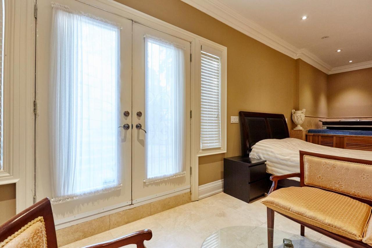 Elegant Apartment With Sauna Toronto Exterior photo